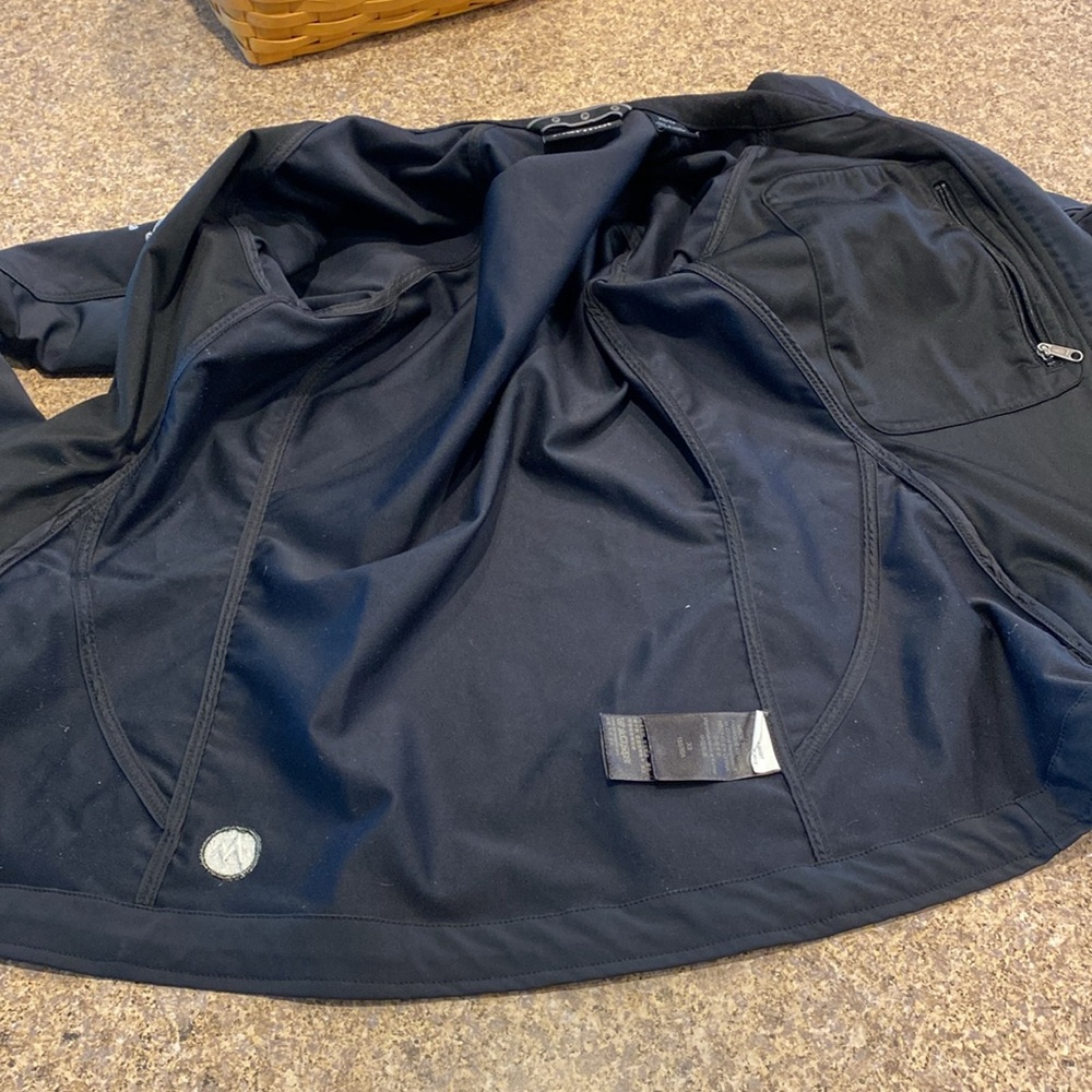 Marmot Black Jacket XS With FLAWS Matthews Asia Embroidered Patch FLAWED - Picture 16 of 17